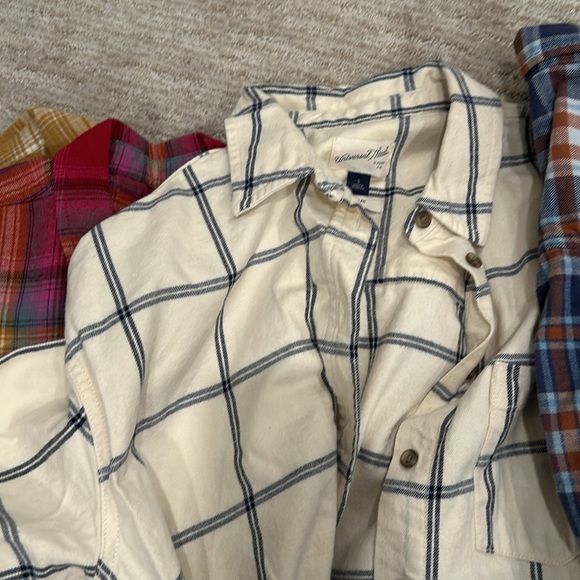 Flannel button ups - Picture 6 of 7